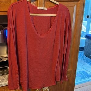 We The Free Long Sleeve Top - snaps at the bottom of the sleeve..